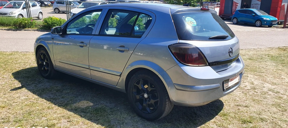 Opel Astra cena 7300 przebieg: 251457, rok produkcji 2005 z Pleszew małe 742